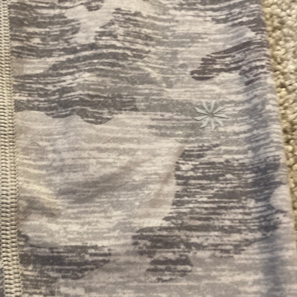 Lightly used good quality white and grey camo athelta leggings girls L/12 - Picture 3 of 4
